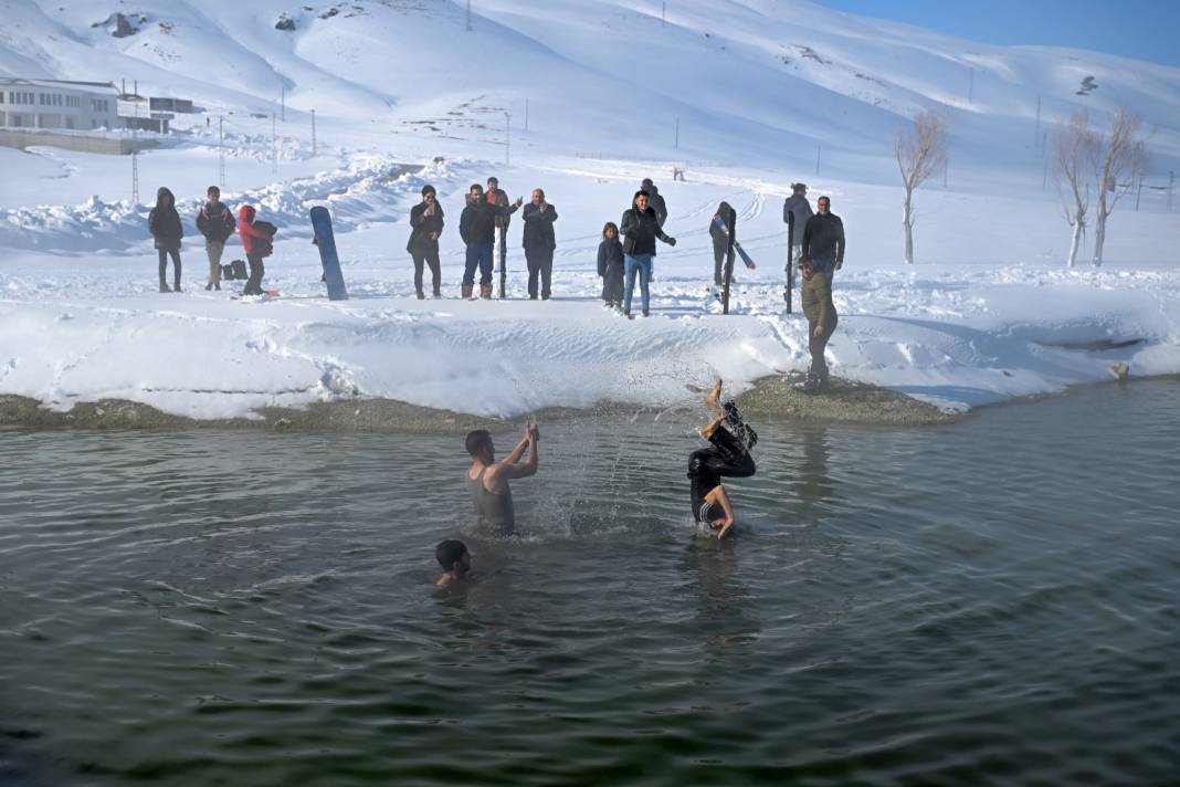 Türkiye'nin Bu Kentinde Hem Kayak Hem Termal Havuz Keyfi İç İçe Yaşanıyor! Kış Tatili Arayanların İlgisini Çekecek Güzellikte 6